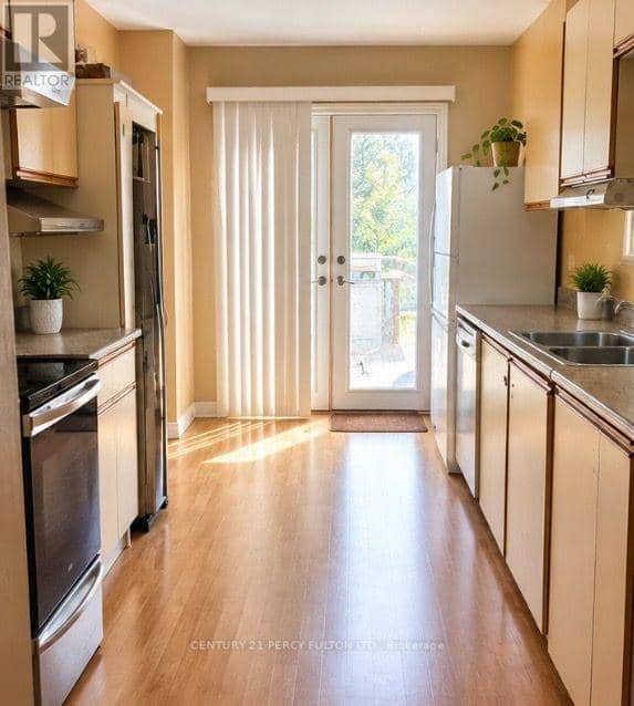261 Mary Anne Drive, Barrie, photo 2