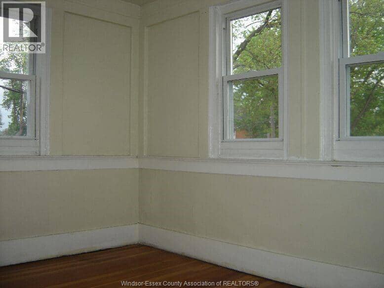 427 Gladstone Avenue — photo 10 of 20
