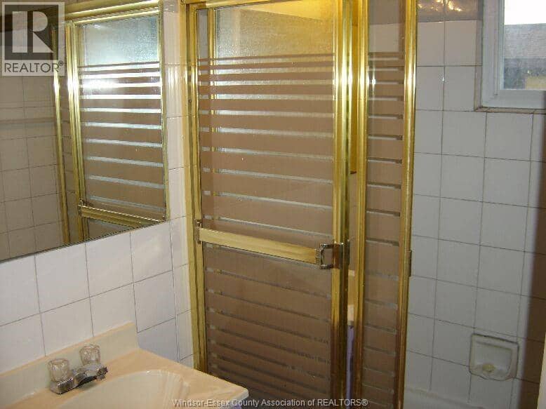 427 Gladstone Avenue — photo 16 of 20