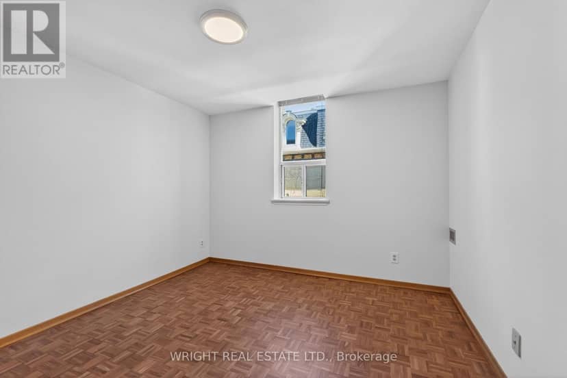 150 Beverley Street — photo 10 of 23