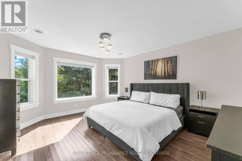 32 Kensington Avenue — photo 24 of 40