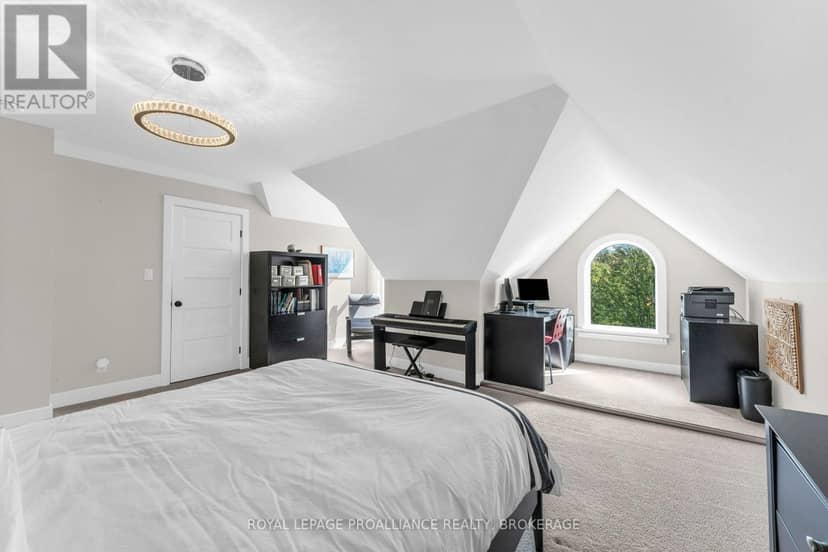 32 Kensington Avenue — photo 31 of 40