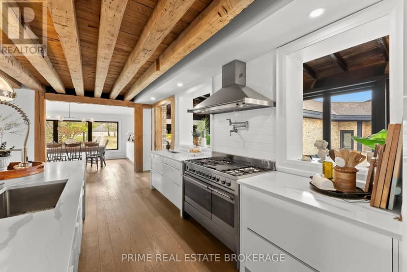 10096 Charlton Drive — photo 13 of 40