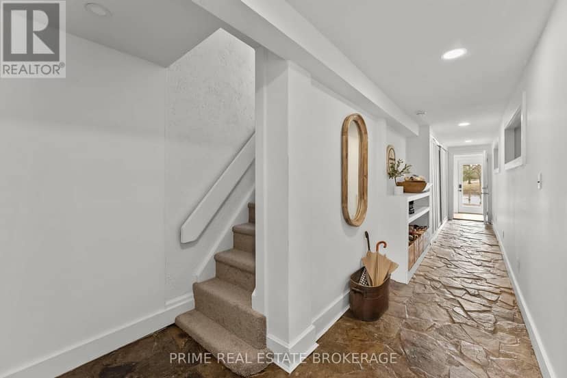 10096 Charlton Drive — photo 23 of 40