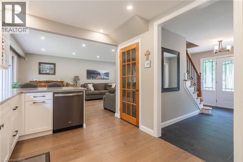 3 MAPLE Drive — photo 9 of 40