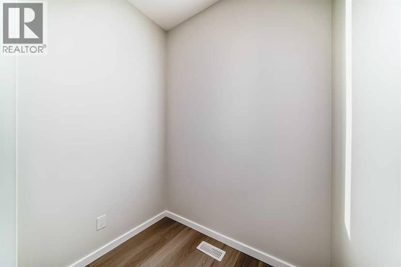 828 Sora Boulevard SE — photo 14 of 38
