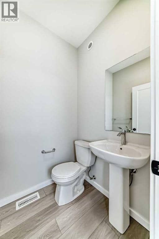 828 Sora Boulevard SE — photo 21 of 38