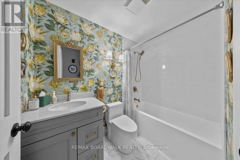 108 - 205 Bolton Street — photo 22 of 40