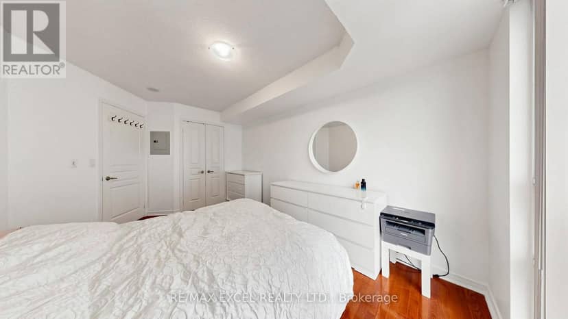 1603 - 509 Beecroft Road — photo 18 of 35