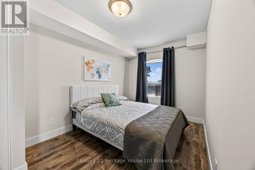301 - 34 Brock Street — photo 11 of 26