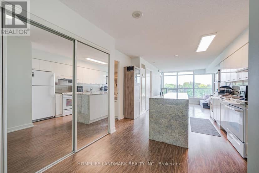 305 - 15 Singer Court — photo 11 of 40