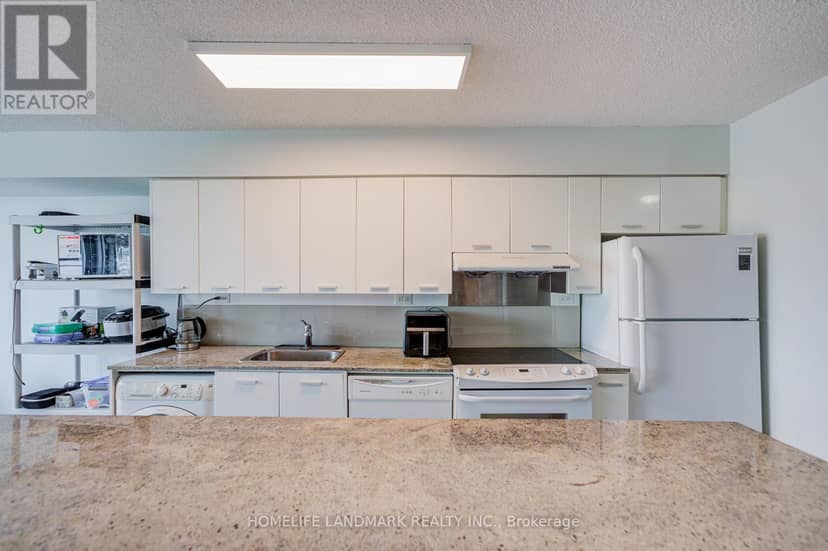 305 - 15 Singer Court — photo 13 of 40