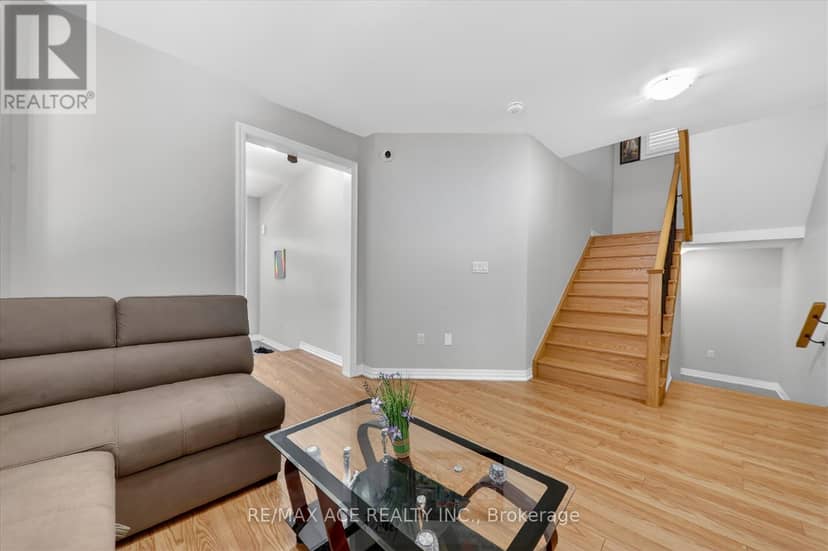 218 Flood Avenue — photo 11 of 40