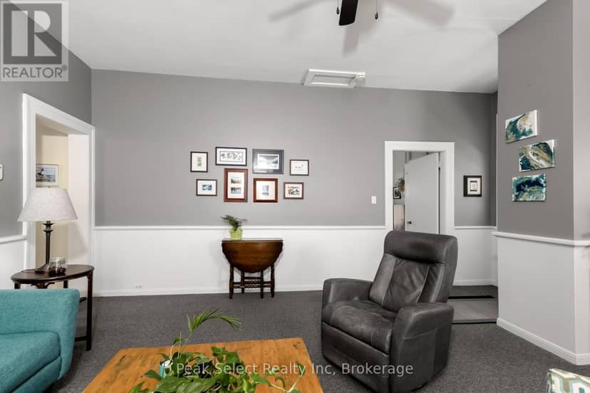 353 Queen Street E — photo 10 of 40