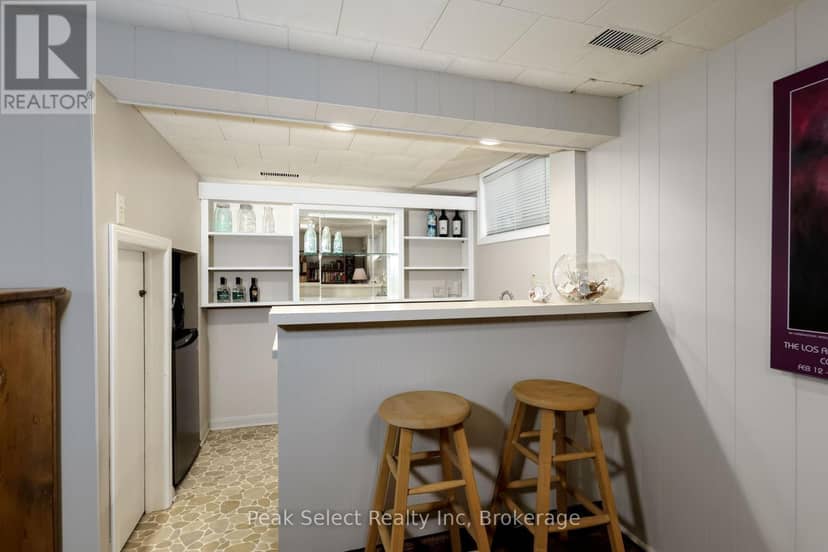 353 Queen Street E — photo 33 of 40
