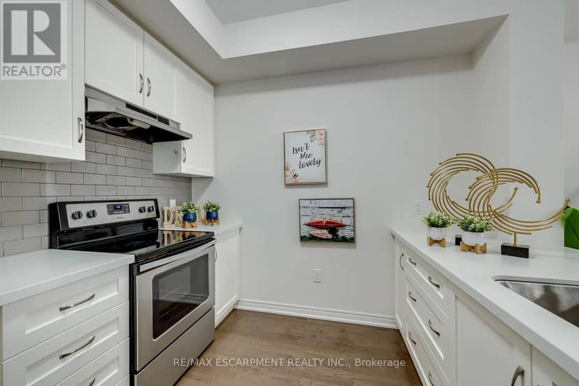 393 Grantham Common — photo 10 of 40