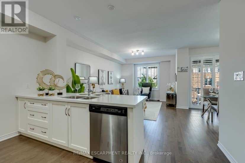 393 Grantham Common — photo 11 of 40