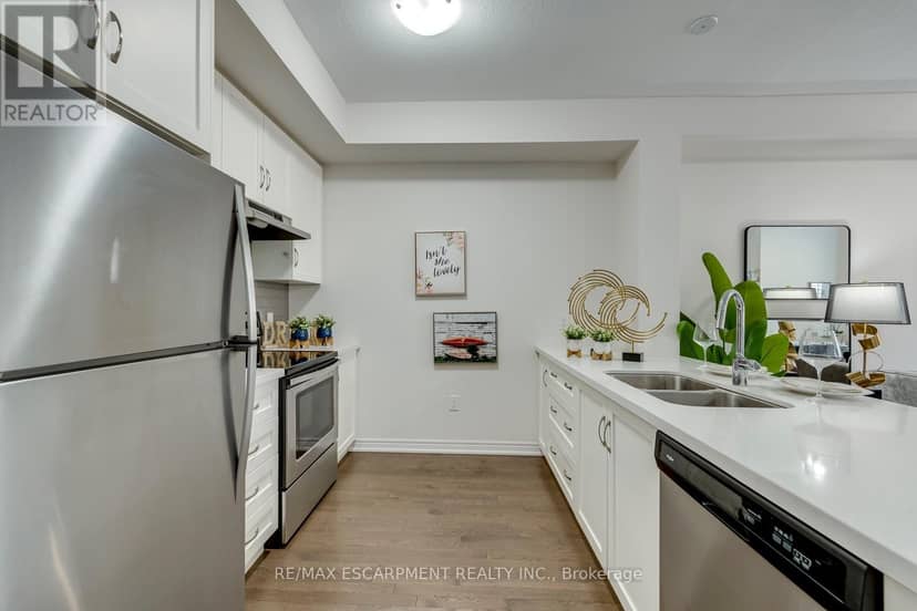 393 Grantham Common — photo 9 of 40