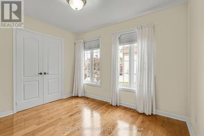 6431 Tenth Line W — photo 18 of 40