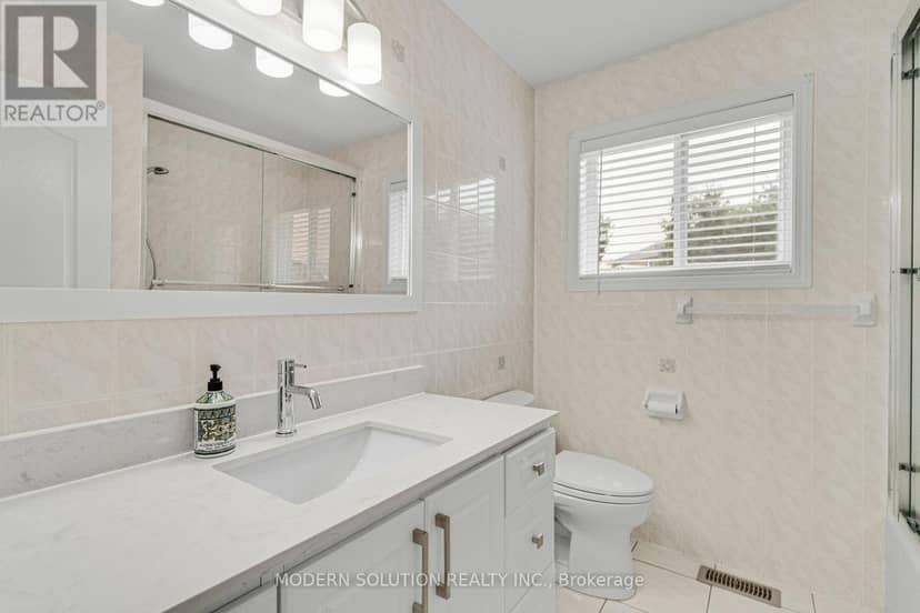 6431 Tenth Line W — photo 19 of 40