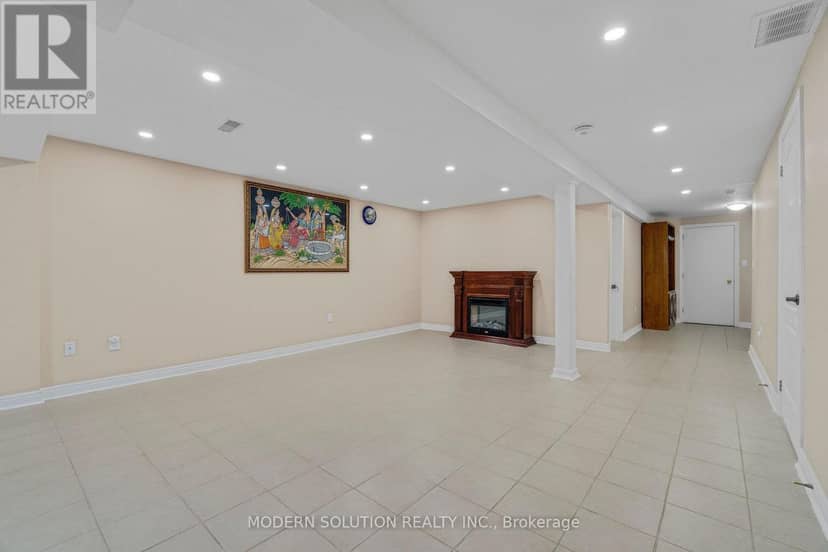 6431 Tenth Line W — photo 31 of 40