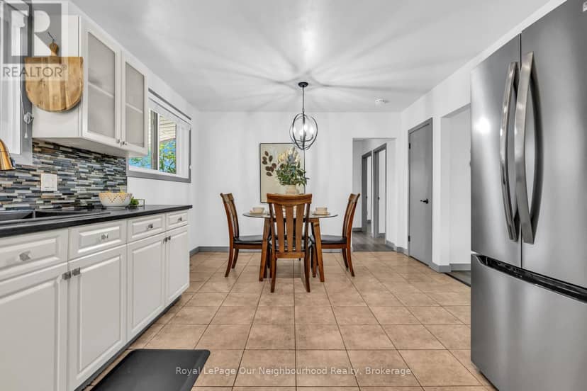 9 Kenwood Crescent — photo 14 of 40