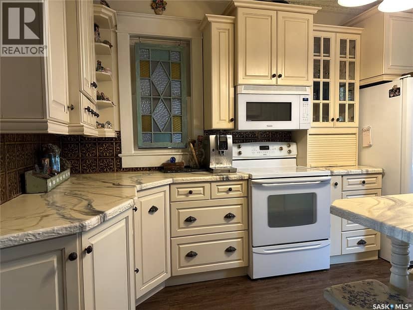 503 Bison AVENUE — photo 9 of 40
