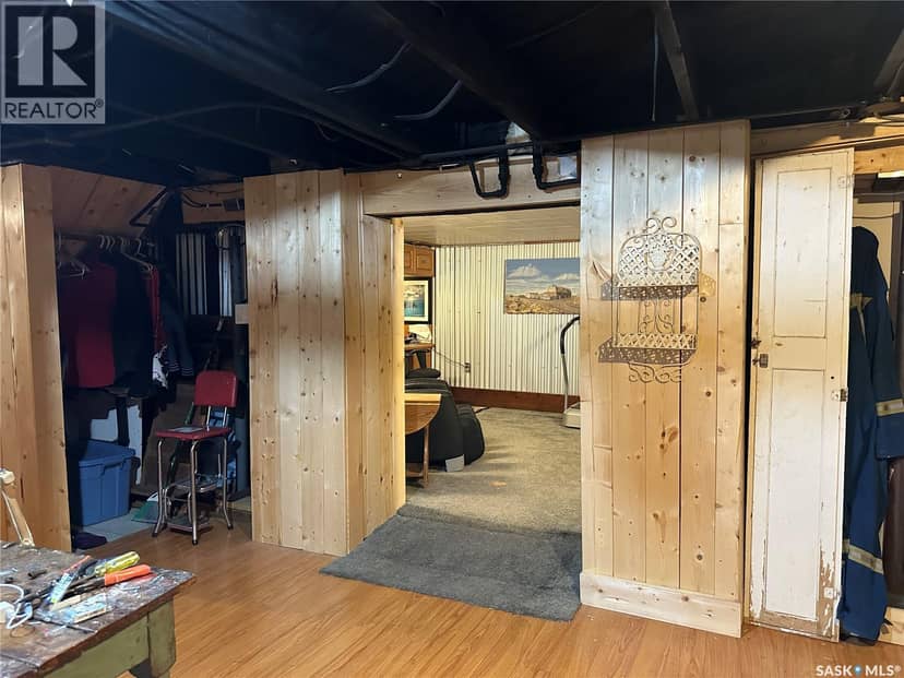 503 Bison AVENUE — photo 36 of 40