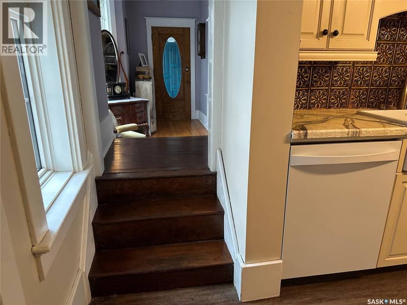 503 Bison AVENUE — photo 7 of 40