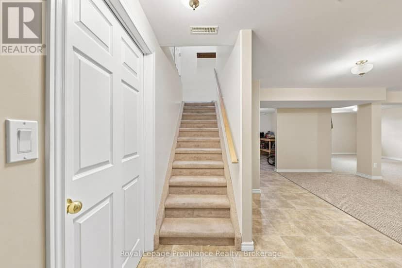 9 Seneca Drive — photo 34 of 40