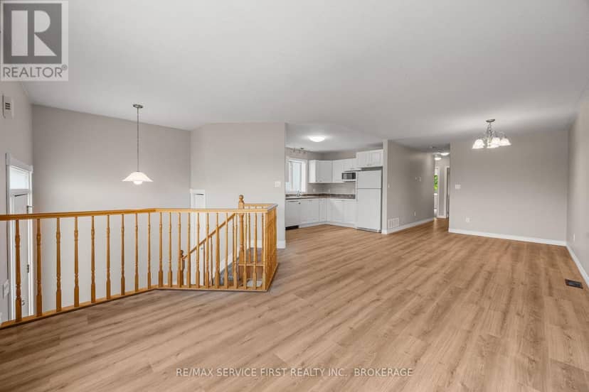 122 Briceland Street — photo 14 of 38