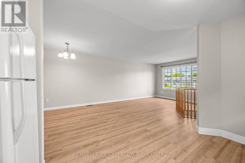 122 Briceland Street — photo 18 of 38