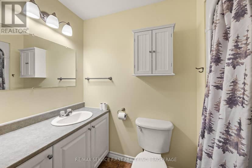 122 Briceland Street — photo 19 of 38