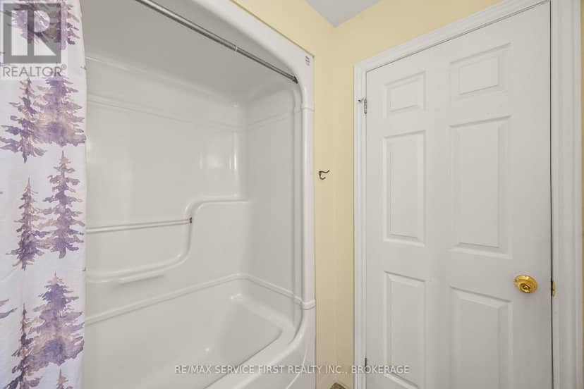 122 Briceland Street — photo 20 of 38