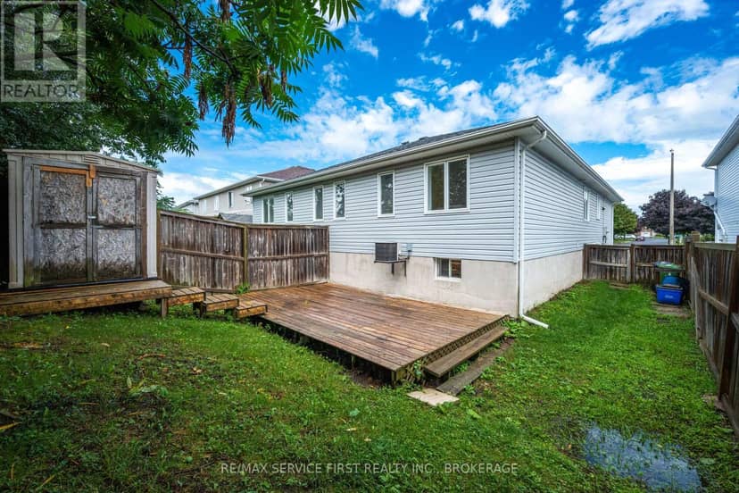 122 Briceland Street — photo 3 of 38