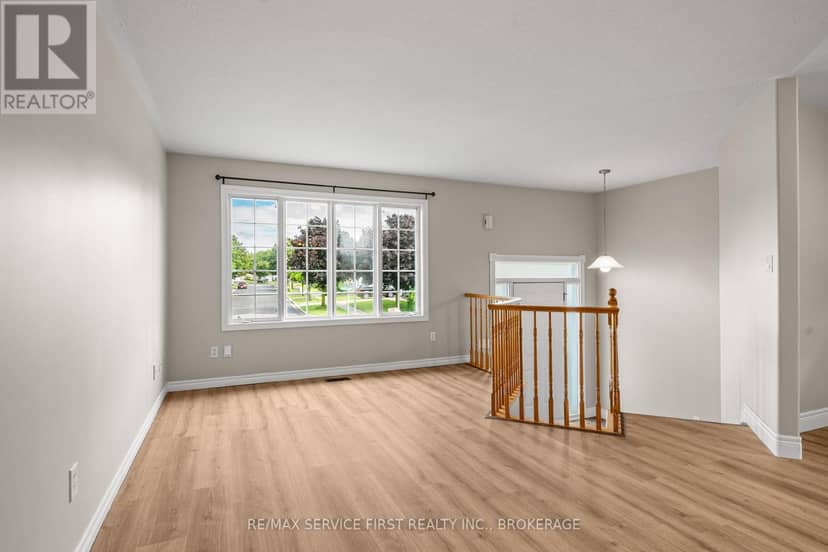 122 Briceland Street — photo 7 of 38