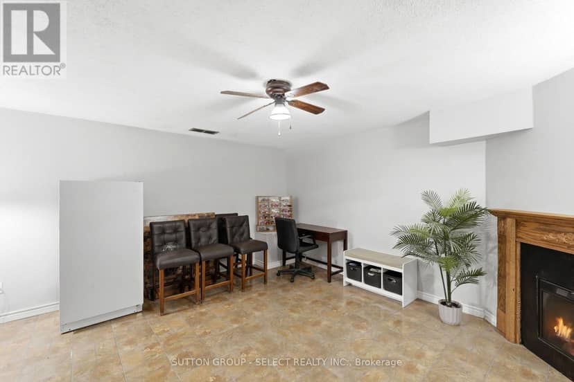 1 - 151 Bonaventure Drive — photo 21 of 25