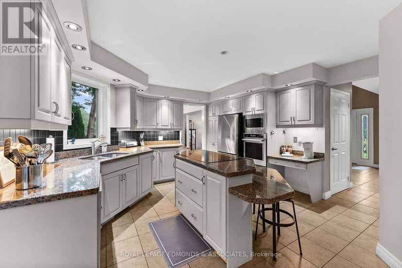 131 Owens Street — photo 12 of 40