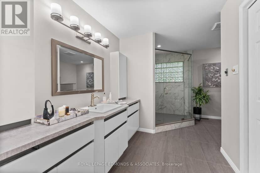 131 Owens Street — photo 25 of 40
