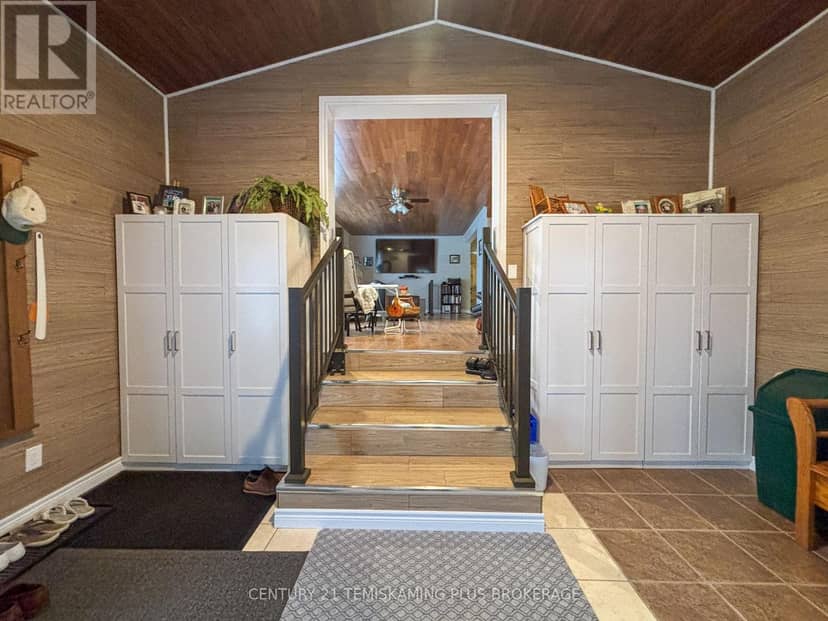 7 Main Street, Timiskaming, photo 5