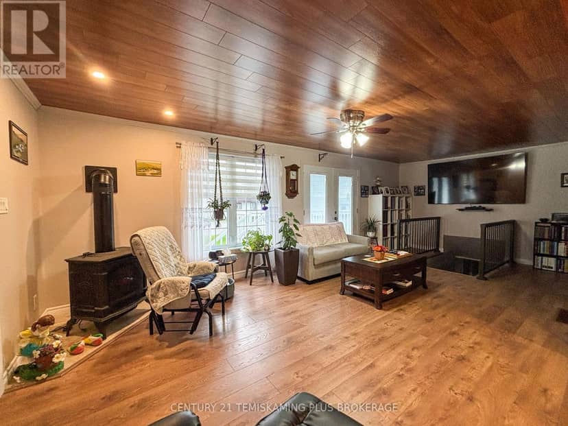 7 Main Street, Timiskaming, photo 6