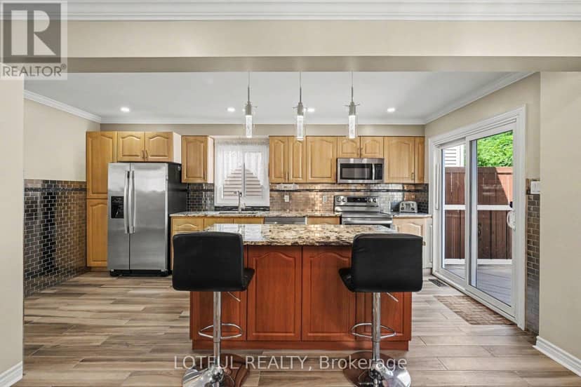 52 Fair Oaks Crescent — photo 10 of 28
