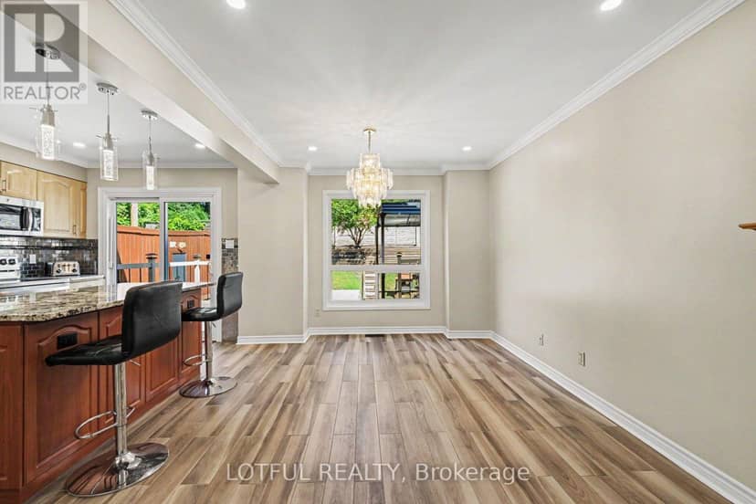 52 Fair Oaks Crescent — photo 9 of 28