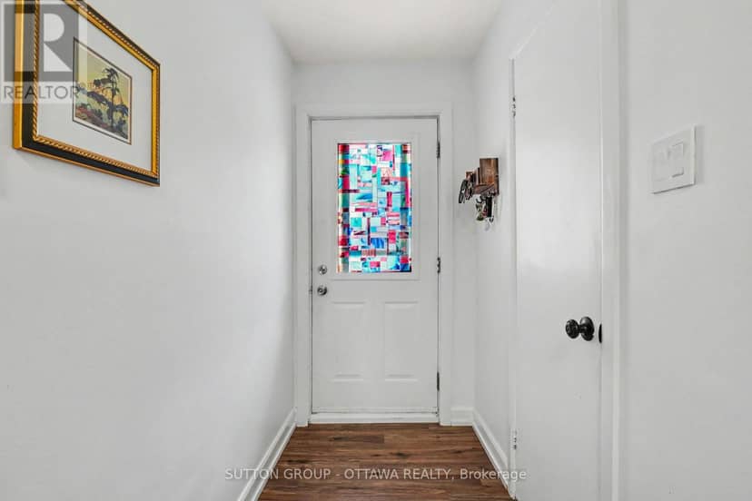 1624 Cheevers Crescent — photo 3 of 26