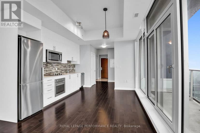 3508 - 805 Carling Avenue — photo 15 of 31