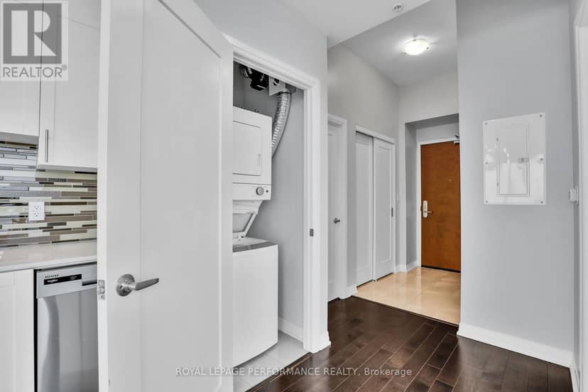 3508 - 805 Carling Avenue — photo 19 of 31