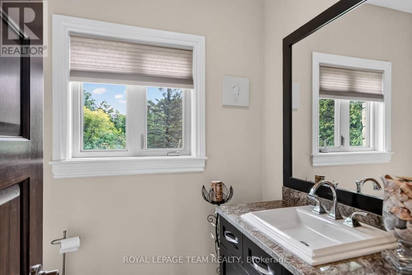 1425 Balmoral Drive — photo 19 of 40