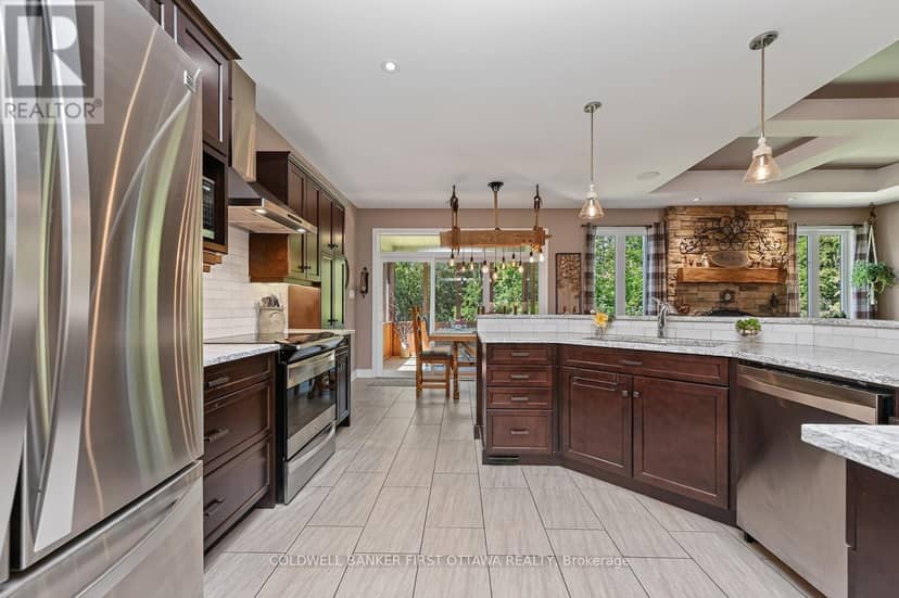 193 Maggie's Crescent — photo 13 of 40
