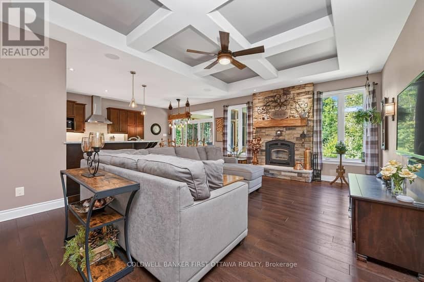 193 Maggie's Crescent — photo 9 of 40