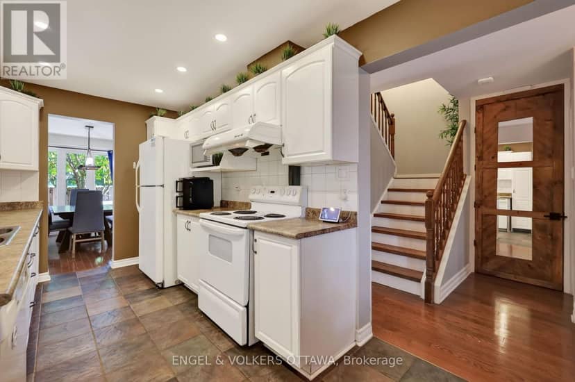 9 Streamwood Lane — photo 12 of 40